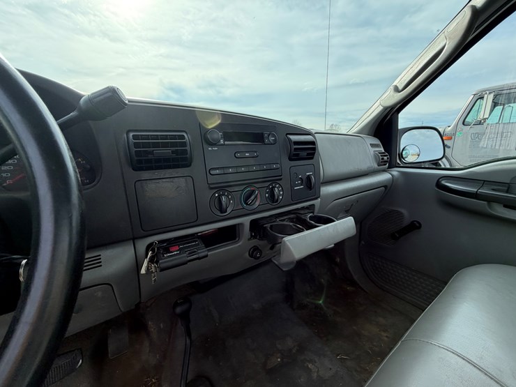 2006-ford-f250-xl-image-14