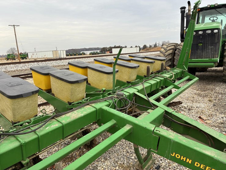 john-deere-7200-image-15