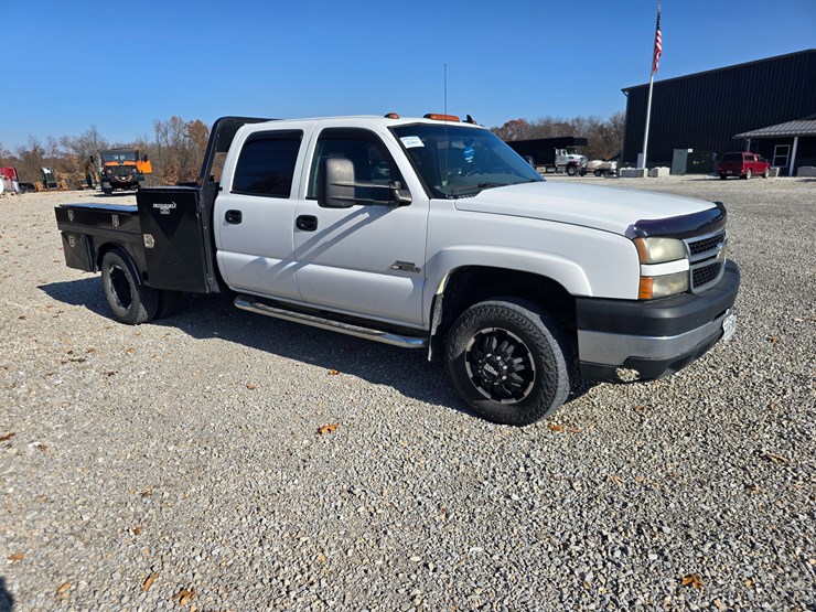 chevrolet-silverado-3500-image-37