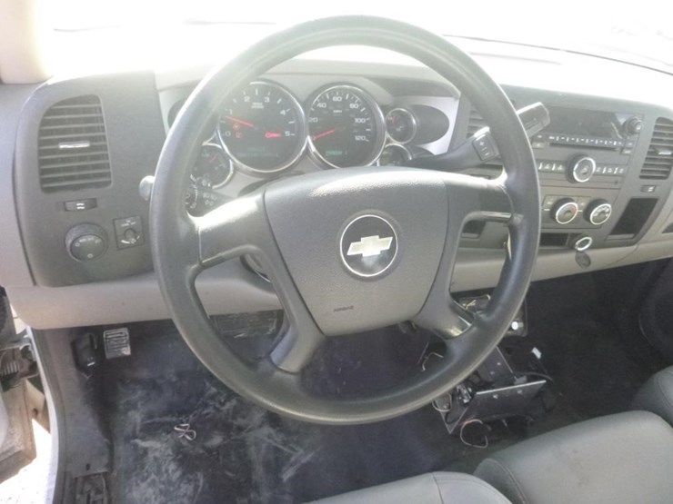 2009-chevrolet-2500-image-11