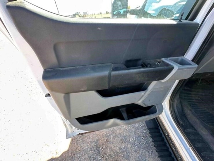 2023-ford-f350-image-43