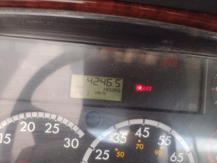 freightliner-m2-106-image-8