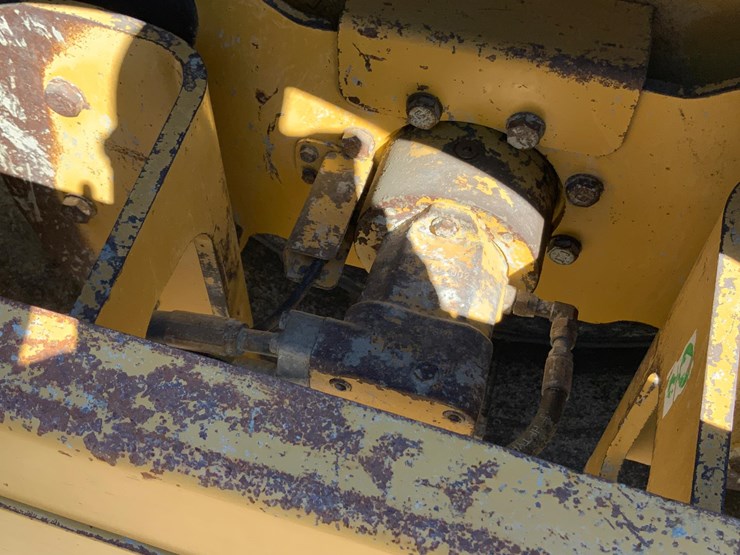 caterpillar-cp-563e-image-16