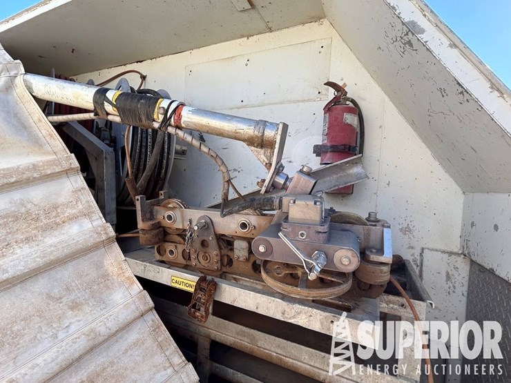 peterbilt-357-image-8