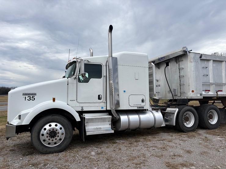 caterpillar-c15-image-1