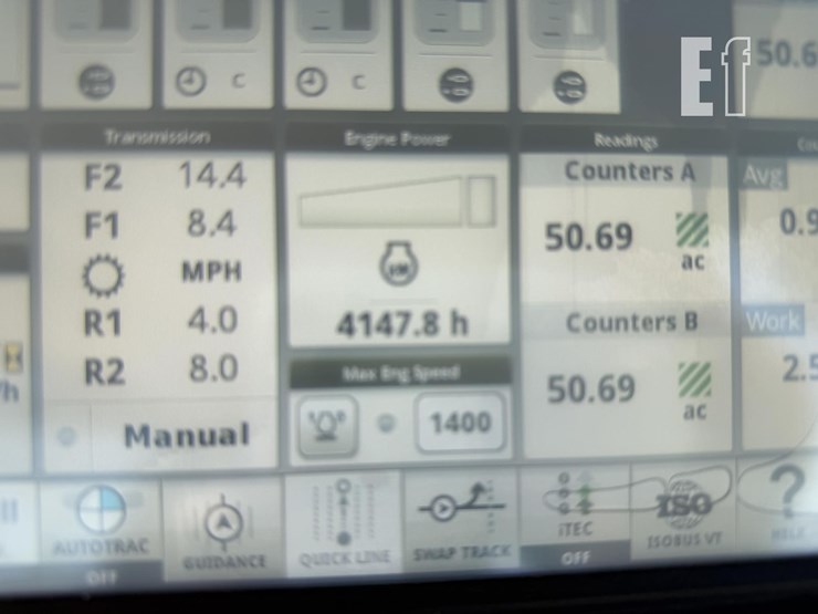 john-deere-8245r-image-37