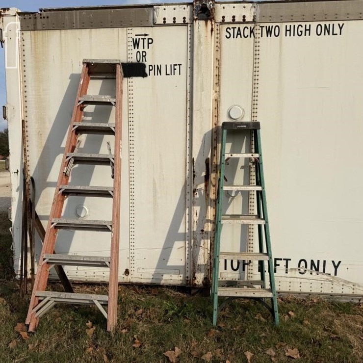 (1) 6FT LADDER (1) 8FT LADDER