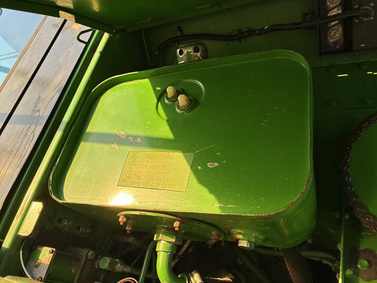 john-deere-7720-titan-ii-image-45