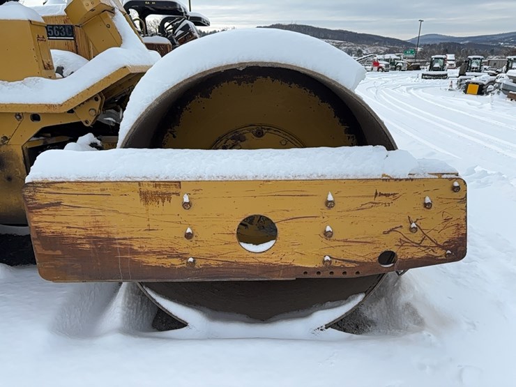 2016-caterpillar-cs-563c-image-3