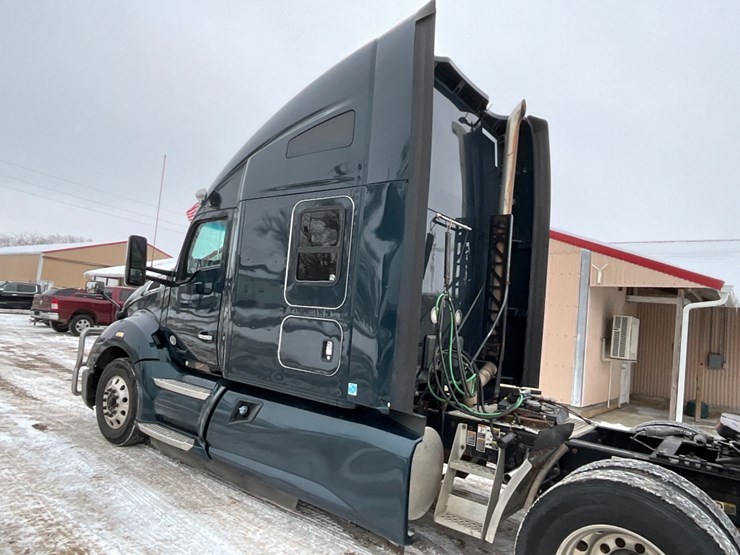 2020-kenworth-t680-image-17