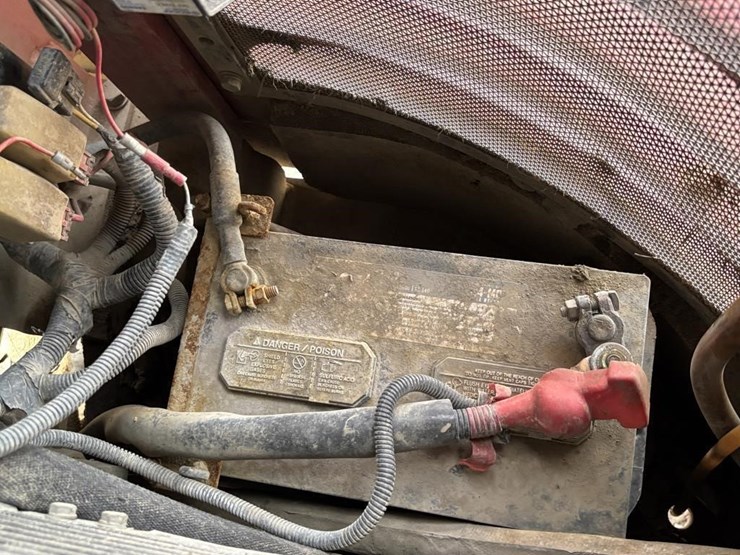 2012-takeuchi-tb180fr-image-44