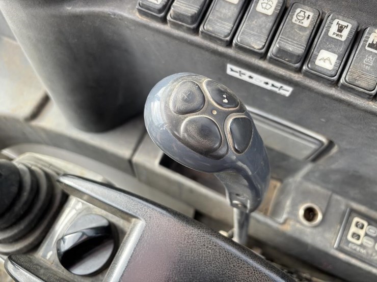 2014-takeuchi-tb290-image-36