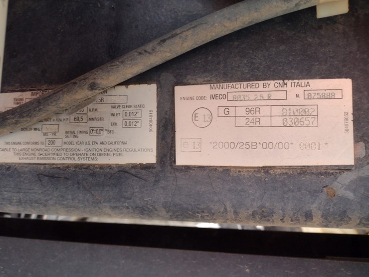 new-holland-tn70a-image-6