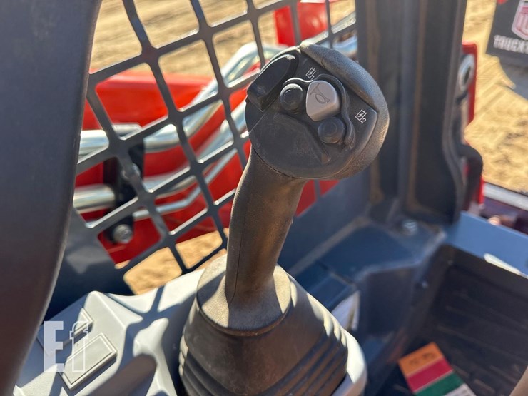 2018-kubota-svl75-3-image-28