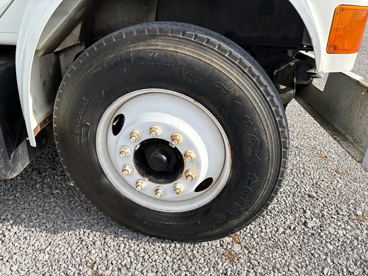 2002-international-4700-image-16