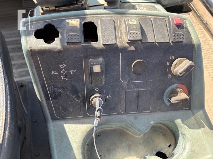 caterpillar-906-image-23