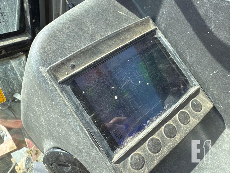 2020-takeuchi-tb260-image-34