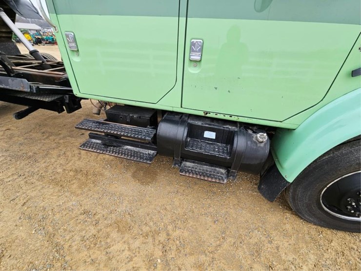 international-4900-image-22