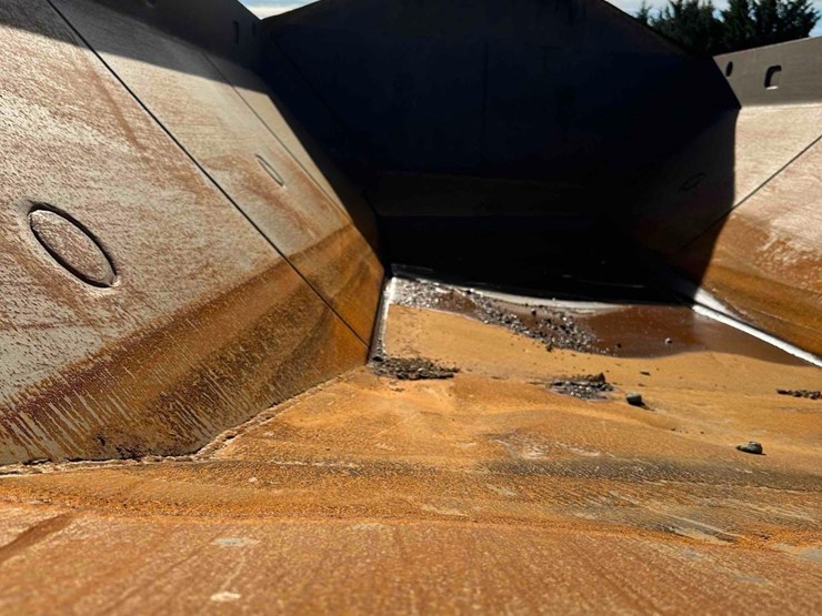 cat-350e2-haul-truck-image-17