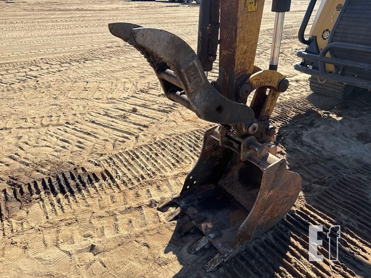 2016-caterpillar-304e2-cr-image-24