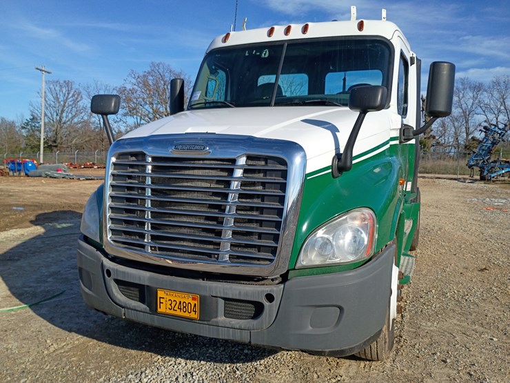 freightliner-cascadia-125-image-17