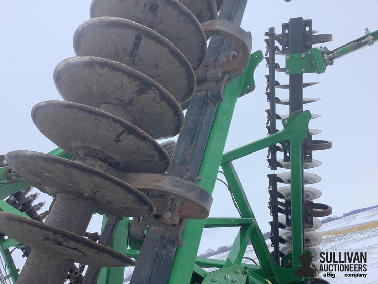 2014-john-deere-2623vt-image-16