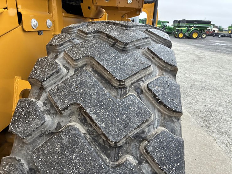 john-deere-624-image-67