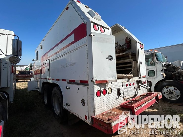 peterbilt-357-image-2