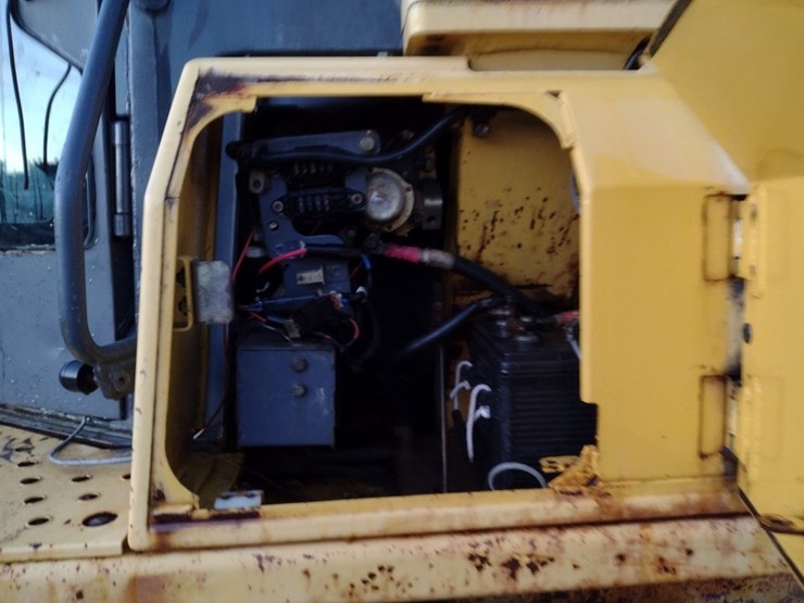 komatsu-d65ex-15-image-44