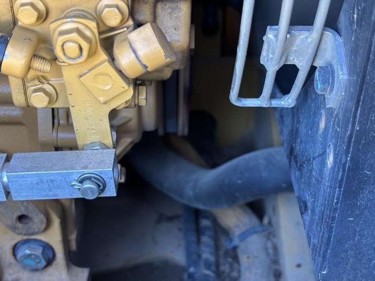 2021-caterpillar-302.7cr-image-54