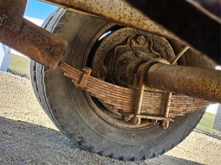 #3272-•-1983-presvac-systems-sewer-vac-image-42