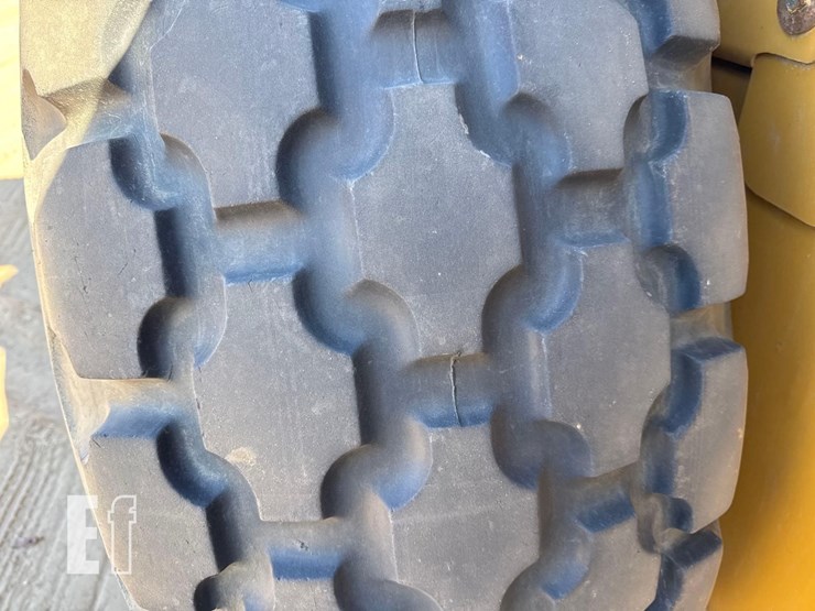 caterpillar-cs54b-image-13