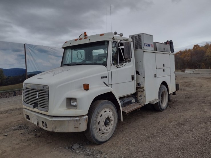 freightliner-fl60-image-40