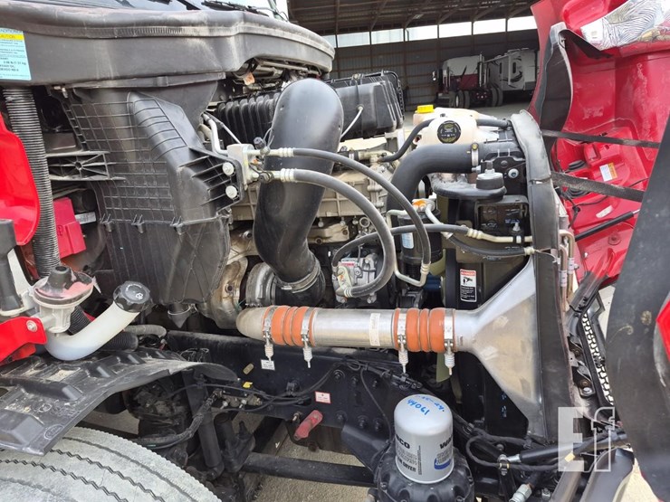 2018-freightliner-cascadia-116-image-30