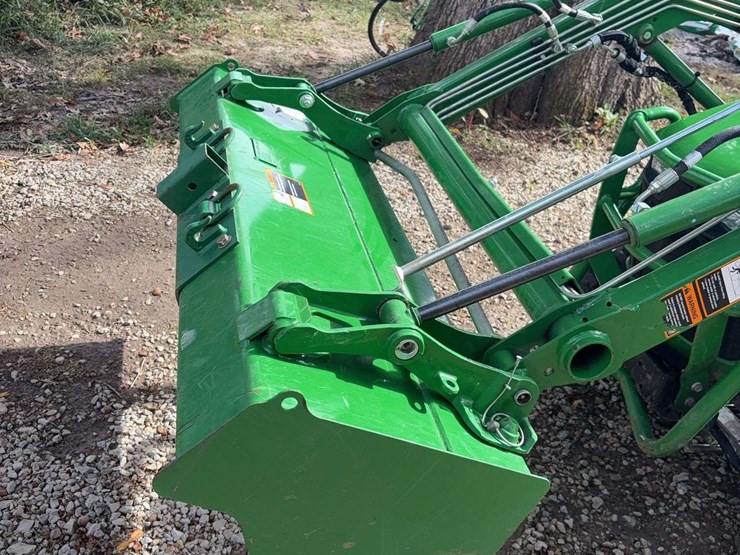 2023-john-deere-1025r-image-11