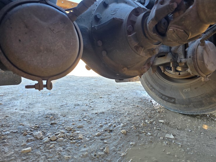 2005-peterbilt-379-image-123