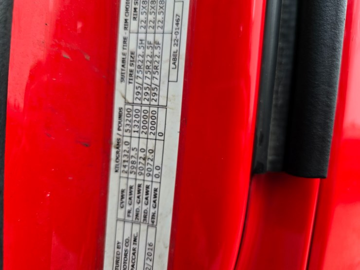 2017-peterbilt-579-image-70