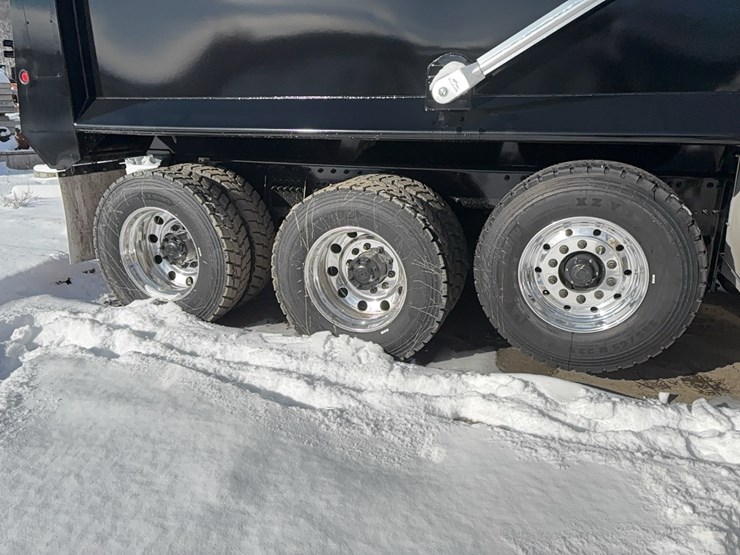 peterbilt-567-image-5