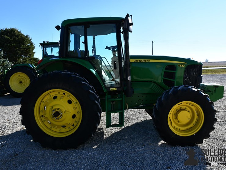 john-deere-7330-image-4