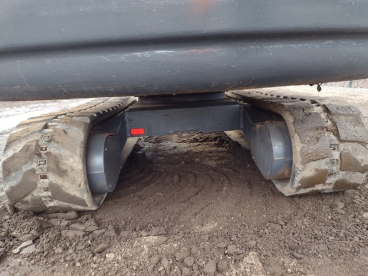 new-holland-ec25-image-42