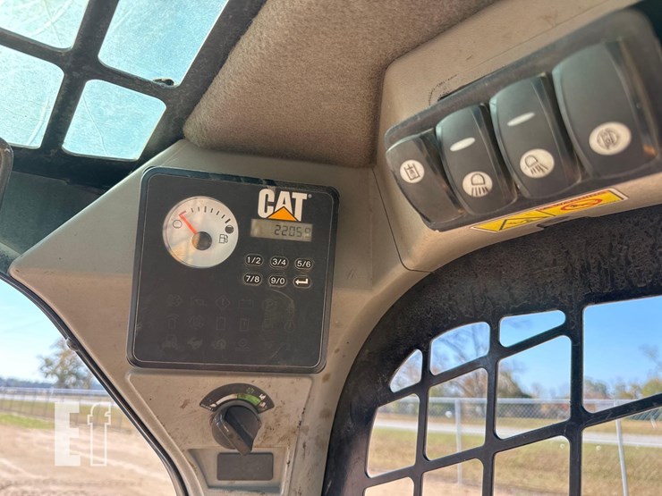 2019-caterpillar-226d-image-23