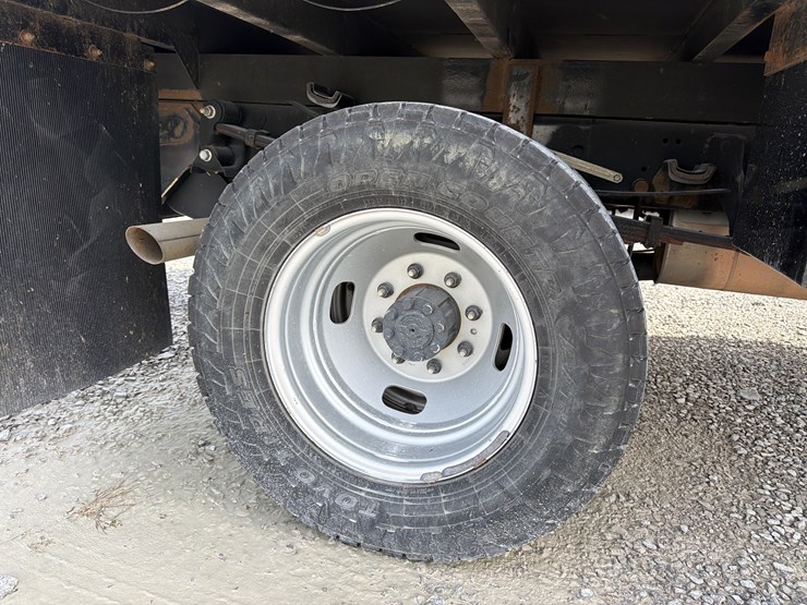 2018-ford-f350-xl-image-10