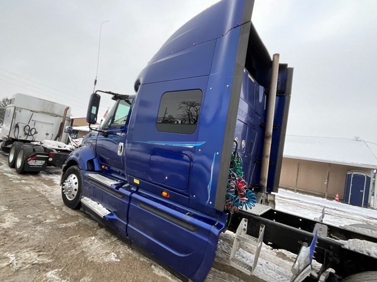 2011-international-prostar-image-13