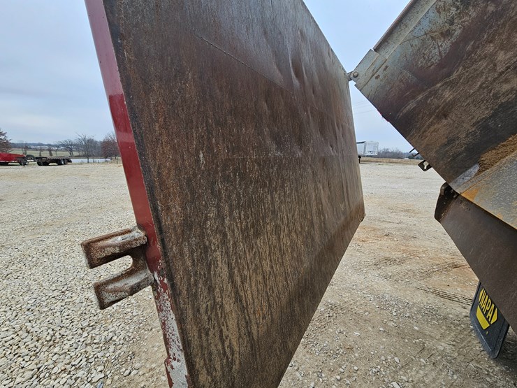 freightliner-122sd-image-44