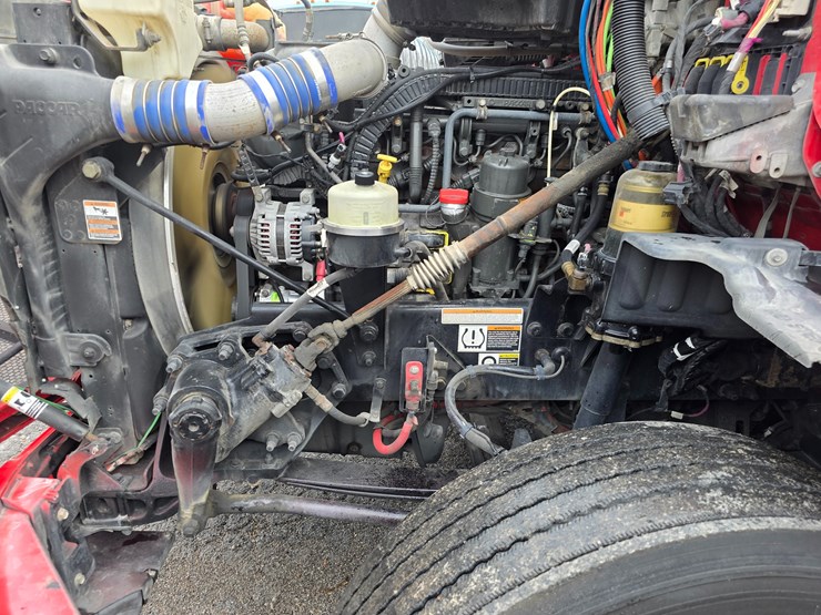 2017-peterbilt-579-image-46