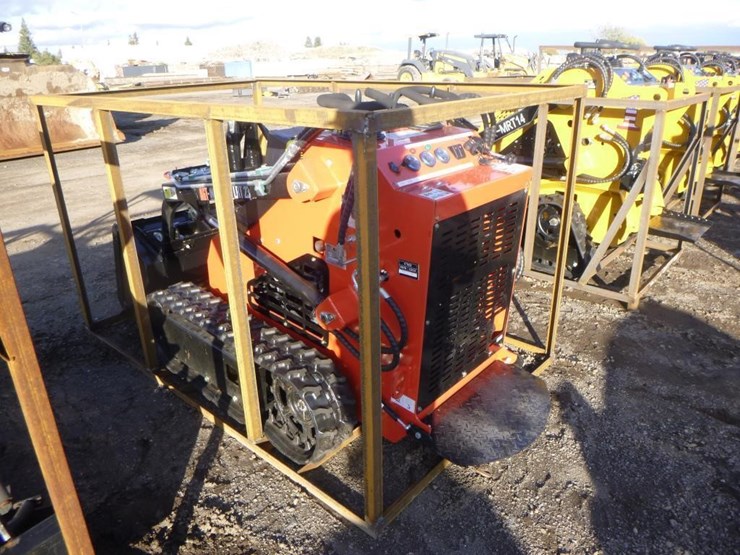 2025-agt-lrt23-skid-steer-track-loader-image-4