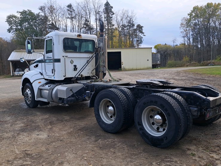 2010-peterbilt-386-image-3