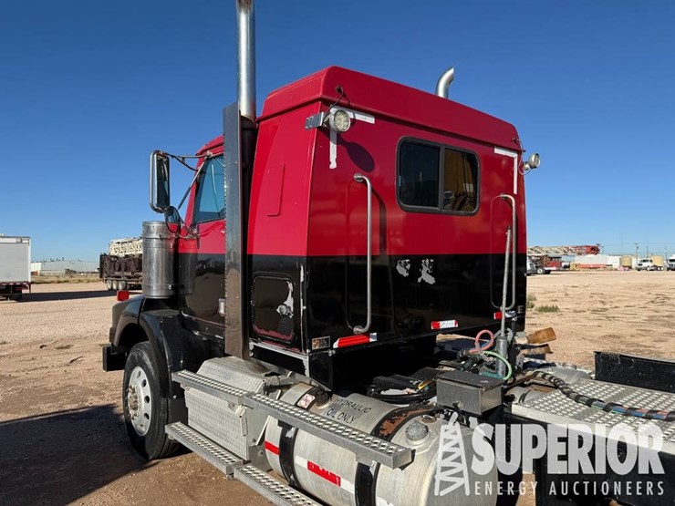 western-star-4900-image-3