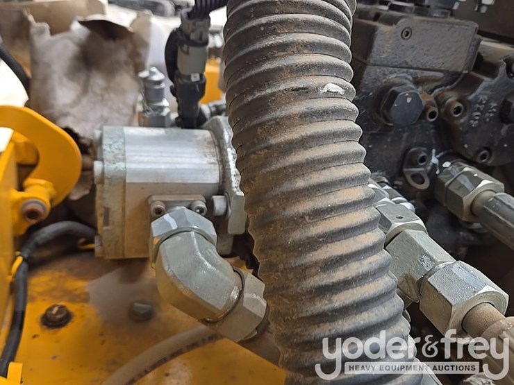 2023-jcb-ct260-120-image-61