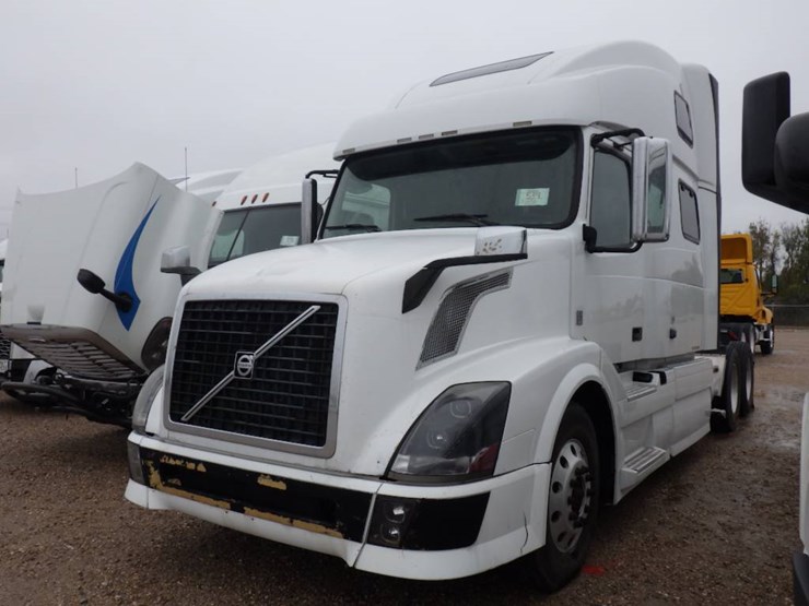 volvo-vnl780-image-1